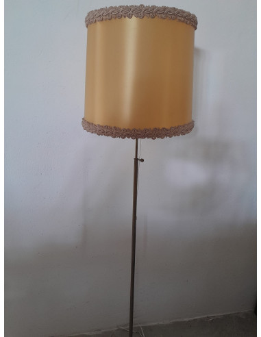 LAMPARA DE PIE