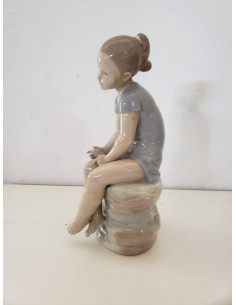 FIGURA NIÑA 2